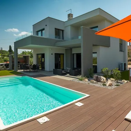 Primavera For 8 People In With Private Pool & Pet Friendly Villa Buje