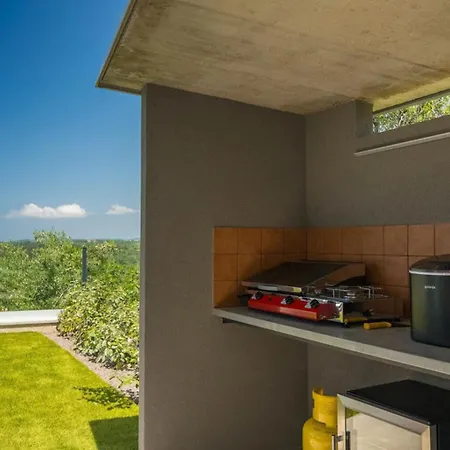 Primavera For 8 People In With Private Pool & Pet Friendly