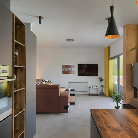 Primavera For 8 People In With Private Pool & Pet Friendly Villa