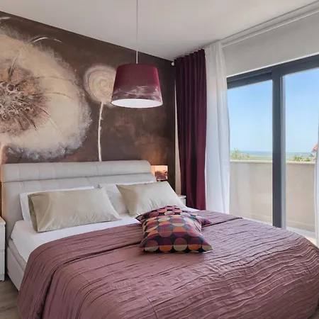 Primavera For 8 People In With Private Pool & Pet Friendly