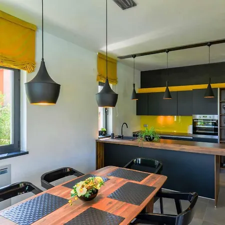 Villa Primavera For 8 People In With Private Pool & Pet Friendly Buje