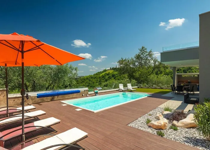 Villa Primavera For 8 People In With Private Pool & Pet Friendly Buje