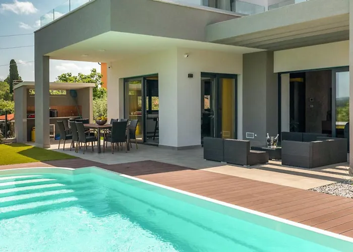 Primavera For 8 People In With Private Pool & Pet Friendly * Buje