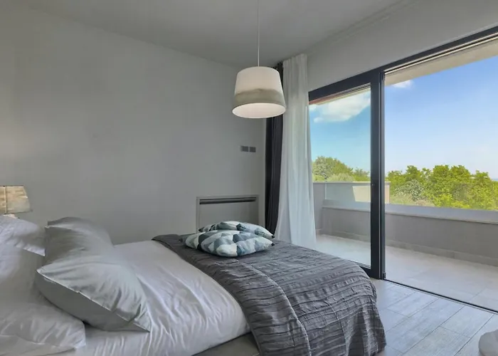 Villa Primavera For 8 People In With Private Pool & Pet Friendly *