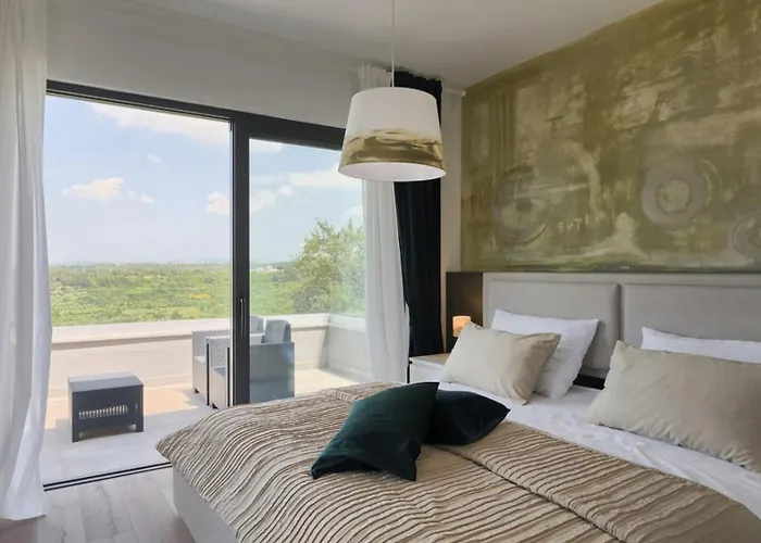 Villa Primavera For 8 People In With Private Pool & Pet Friendly *