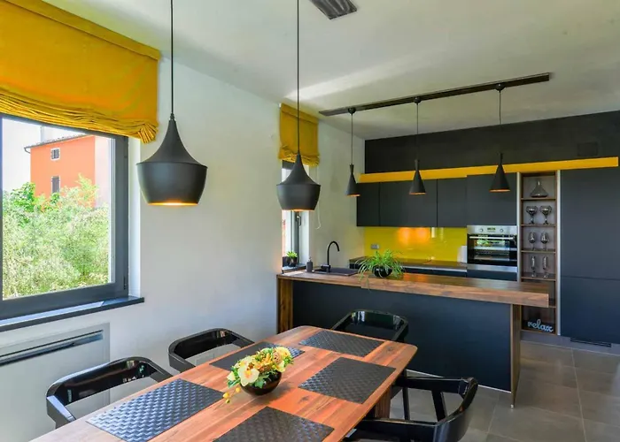 Villa Primavera For 8 People In With Private Pool & Pet Friendly Buje